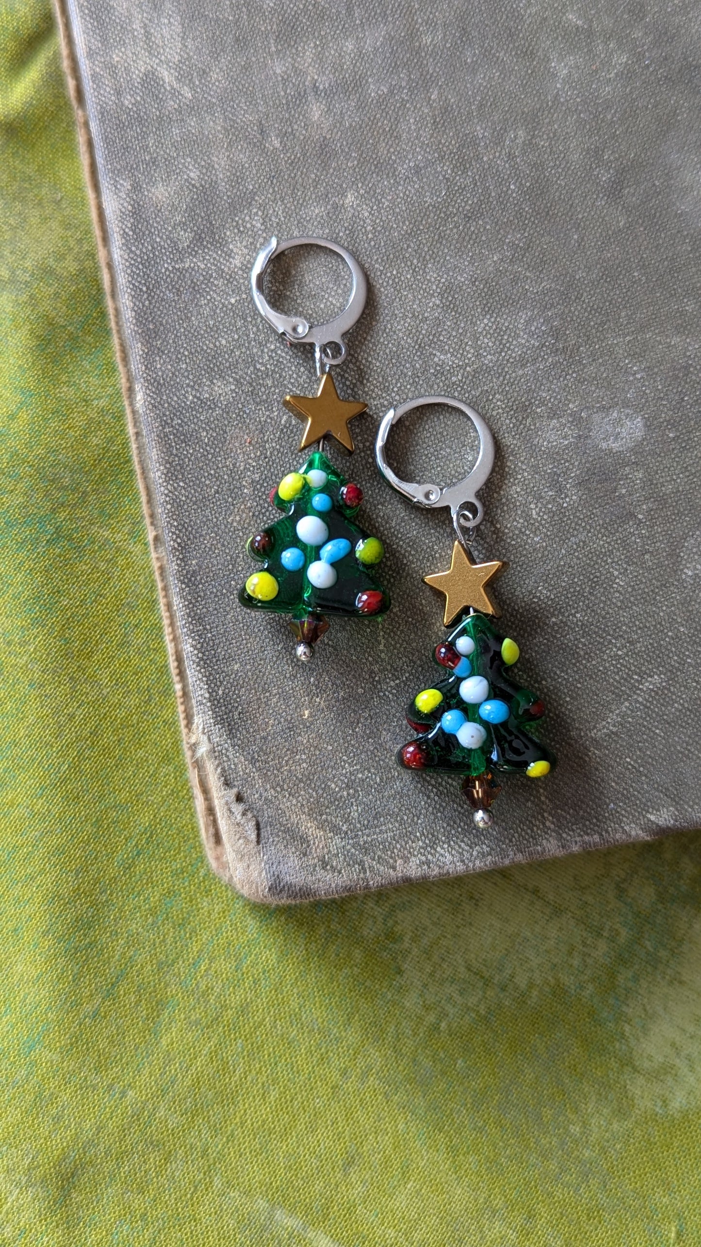 Oh Christmas Tree Earrings